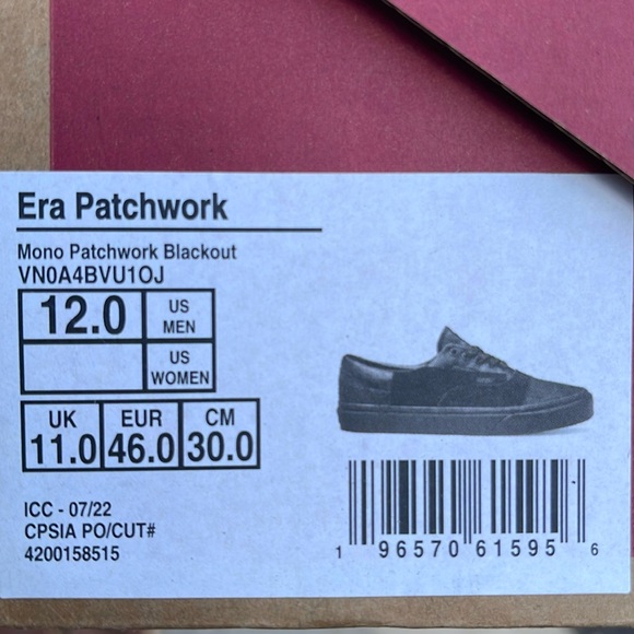 Vans Men’s Era Patchwork
Mono Patchwork Blackout
VN0A4BVU10J
Sneakers - Picture 16 of 16